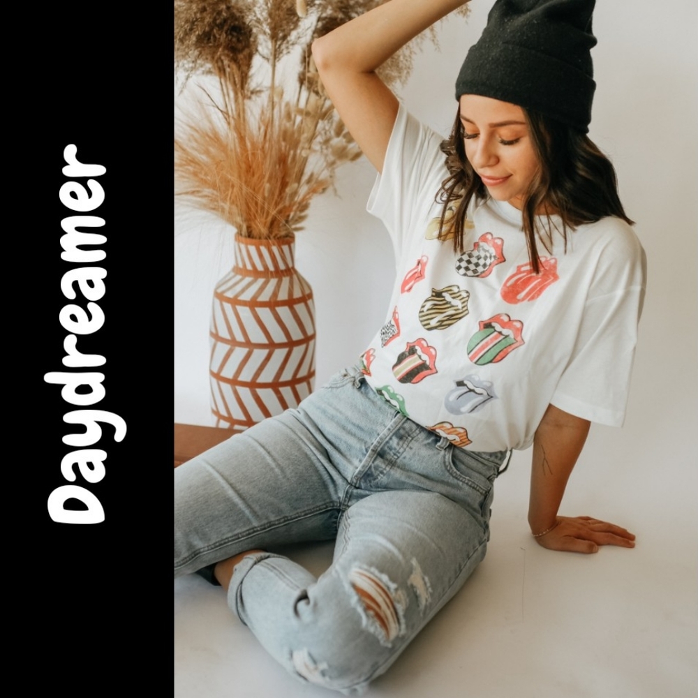 Daydreamer White Graphic Short Sleeve Tee with Multicolor Lip Prints